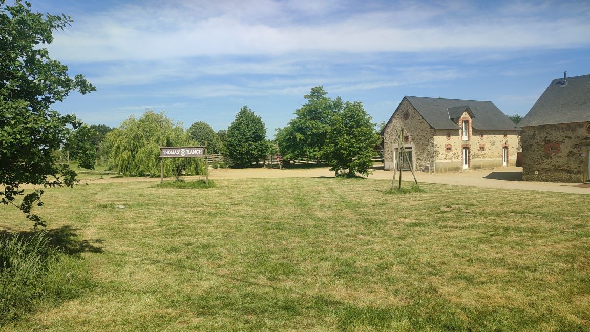 Grand Gite Groupe Maine-et-Loire 49 GITE DE GROUPE cadre atypique THOMAS RANCH