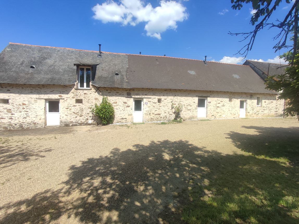 Grand Gite Groupe Maine-et-Loire 49 LA DOUCE VIE Salle et Gite