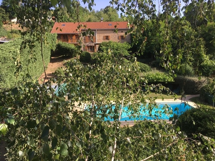Grand Gite Groupe Haute-Loire 43 Grand gîte  avec piscine, 10 chambres sud Auvergne