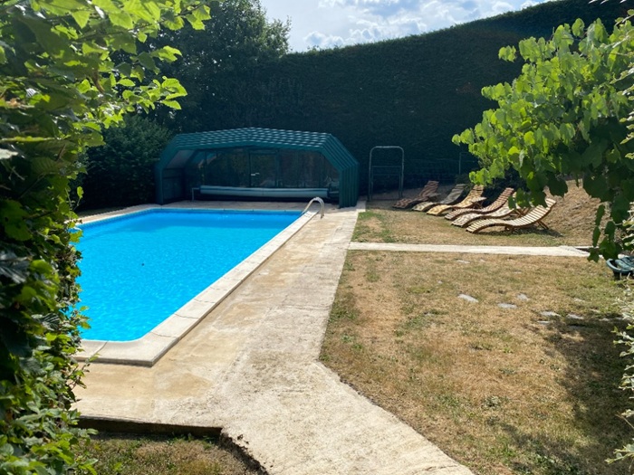 Grand Gite Groupe Haute-Loire 43 Grand gîte  avec piscine, 10 chambres sud Auvergne