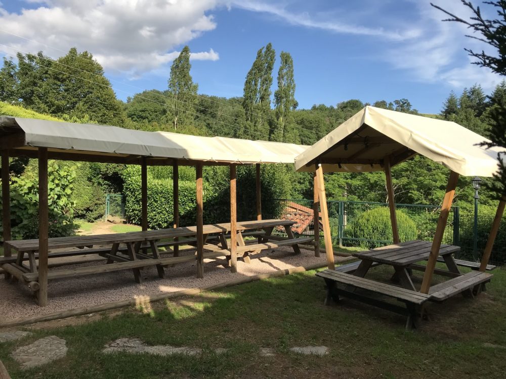 Grand Gite Groupe Haute-Loire 43 Grand gîte  avec piscine, 10 chambres sud Auvergne