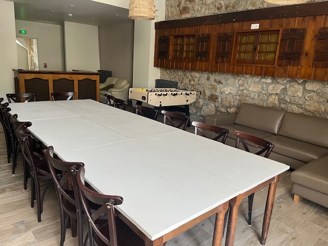 Grand Gite Groupe Ain 01 Gites groupes L'Auberge - 16 personnes-5 chambres