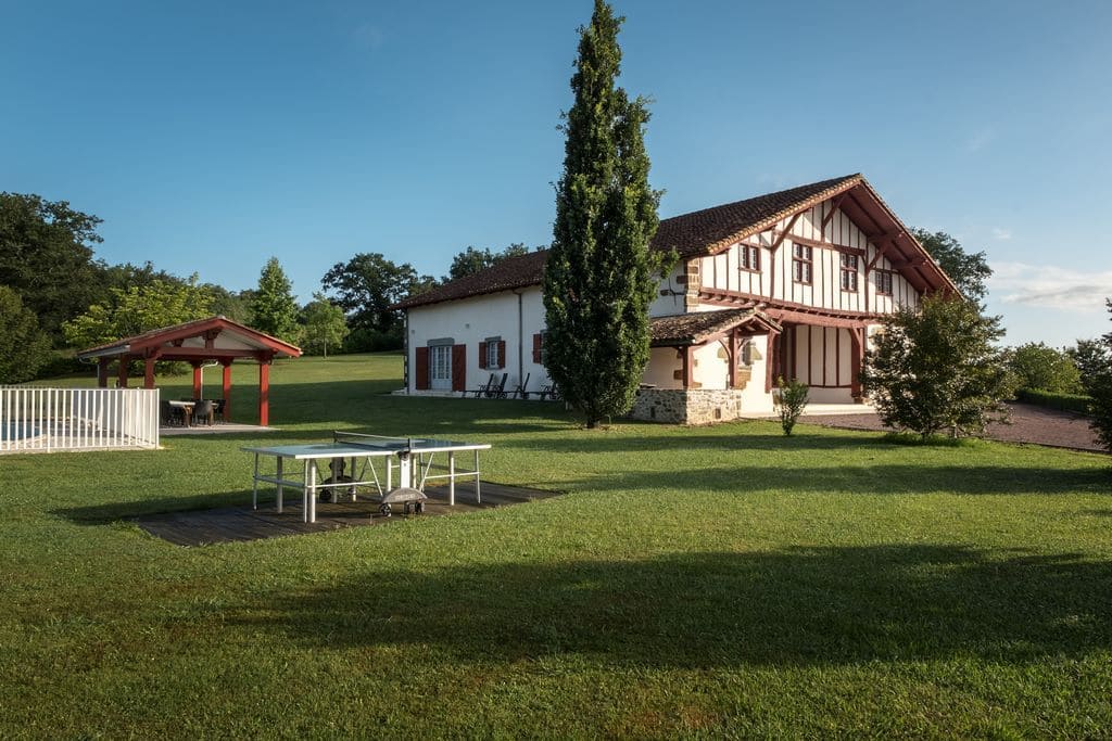 Grand Gite Groupe Pyrénées-Atlantiques 64 Le Domaine Basque 18 personnes