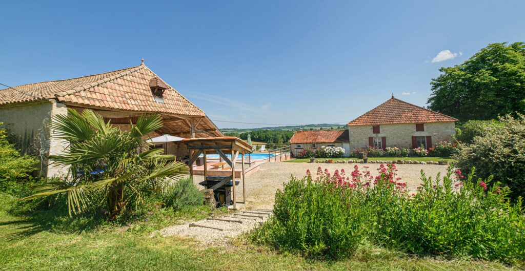 Grand Gite Groupe Lot-et-Garonne 47 Gite avec salle de réception &  vue panoramique 