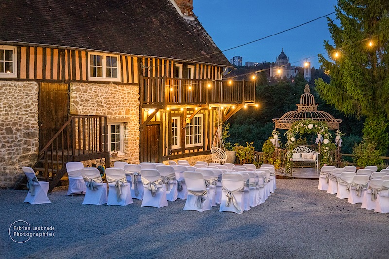 Grand Gite Groupe Calvados 14 Domaine 55 couch., piscine chauffée, grande salle