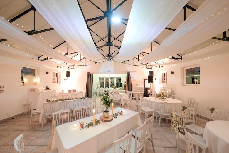 Grand Gite Groupe Calvados 14 Domaine 55 couch., piscine chauffée, grande salle