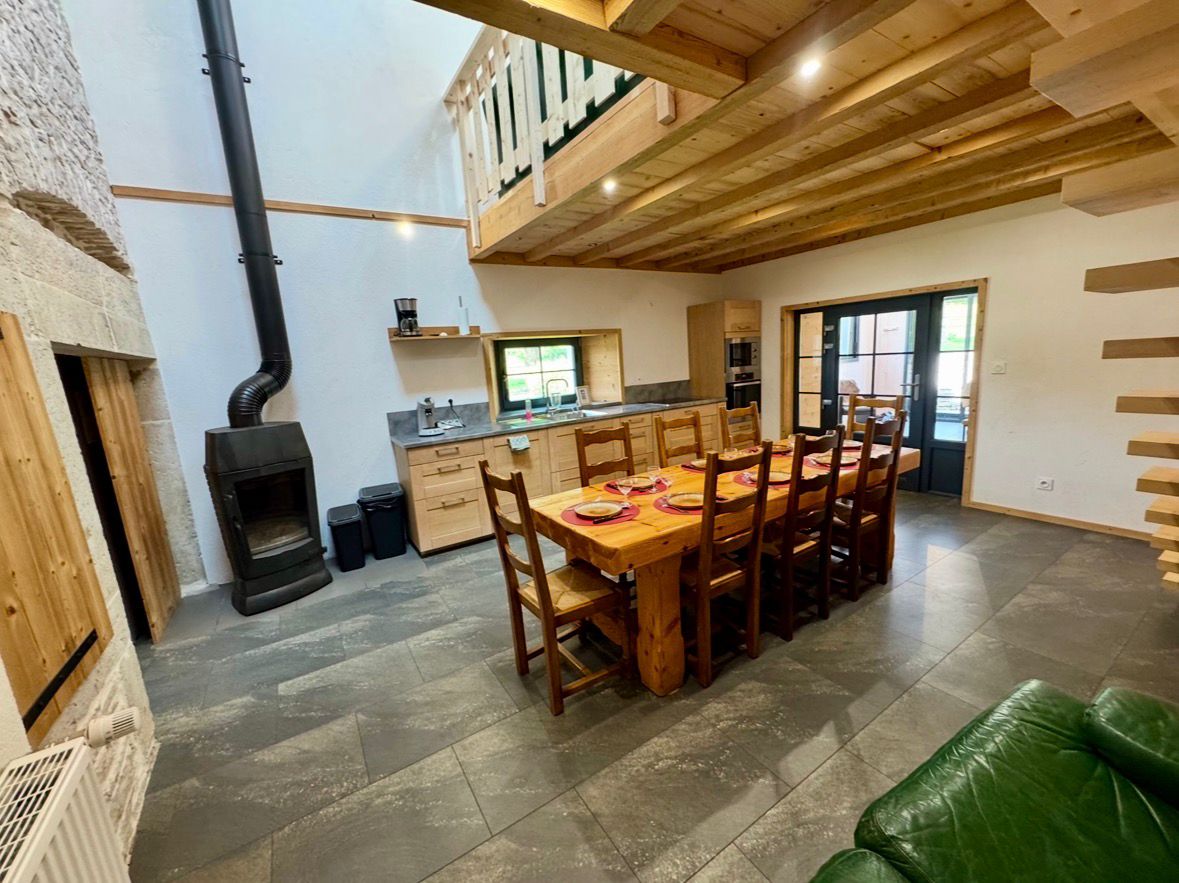 Grand Gite Groupe Doubs 25 Fermes comtoise rénovée de 160m2 et annexe 90m2