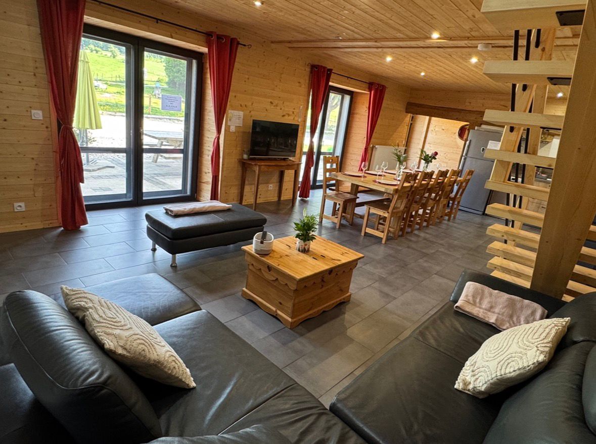 Grand Gite Groupe Doubs 25 Fermes comtoise rénovée de 160m2 et annexe 90m2