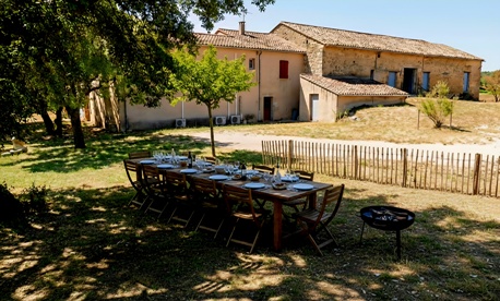 Grand Gite Groupe Vaucluse 84 L'Écrin de Vignes : Camp Fourca, Accueil de Groupe