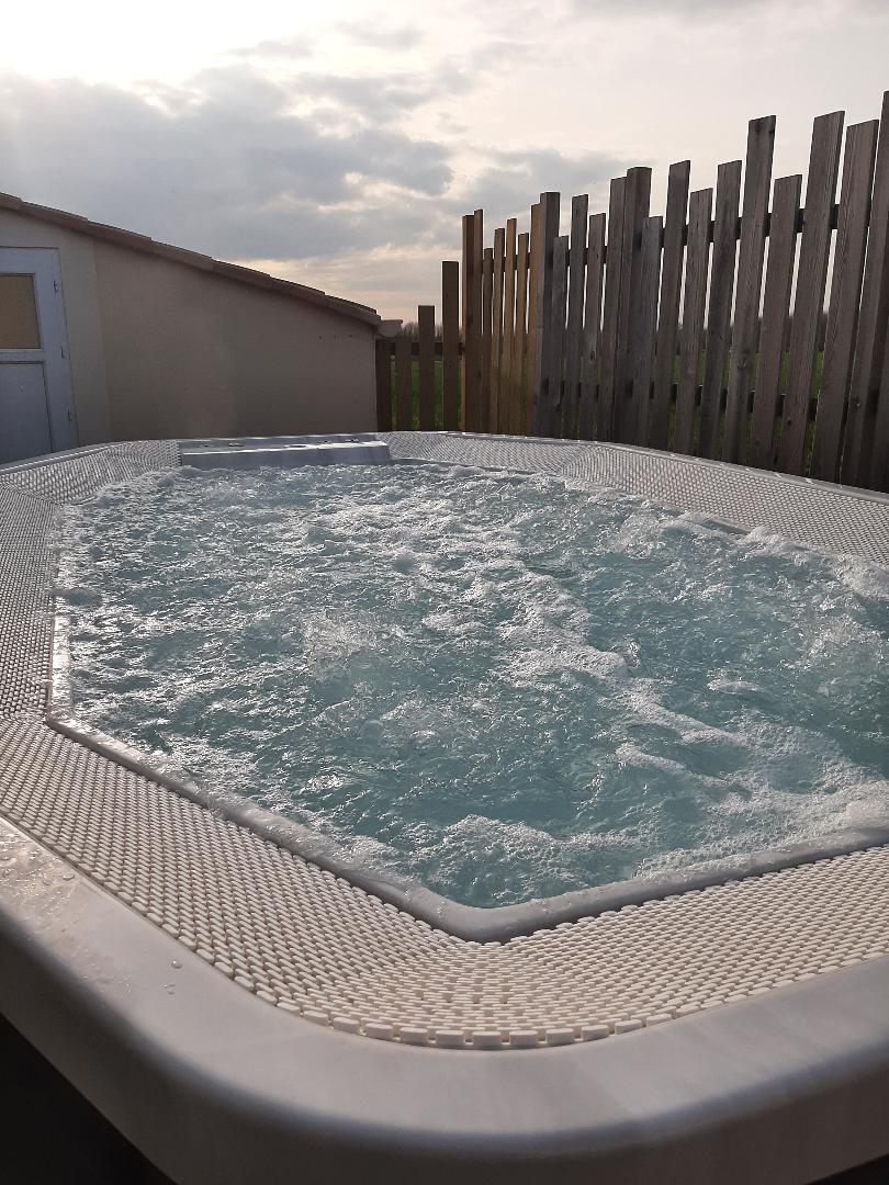 Grand Gite Groupe Vendée 85 VAL DE RY 20 PERSONNES PISCINE INTERIEURE SPA XXL 