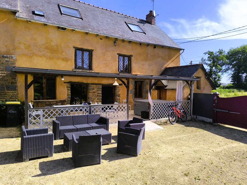 Grand Gite Groupe Ille-et-Vilaine 35 Gîtes XL 30 places : piscines, jacuzzi, hammam