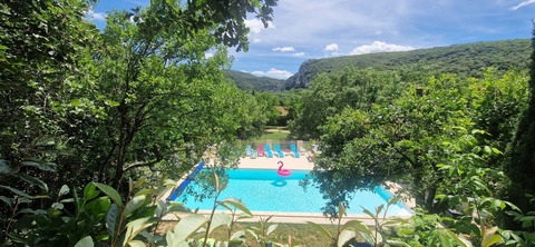 Grand Gite Groupe Ardèche 07 Gîte 6 chambres, 12 lits, piscine Sud Ardèche 