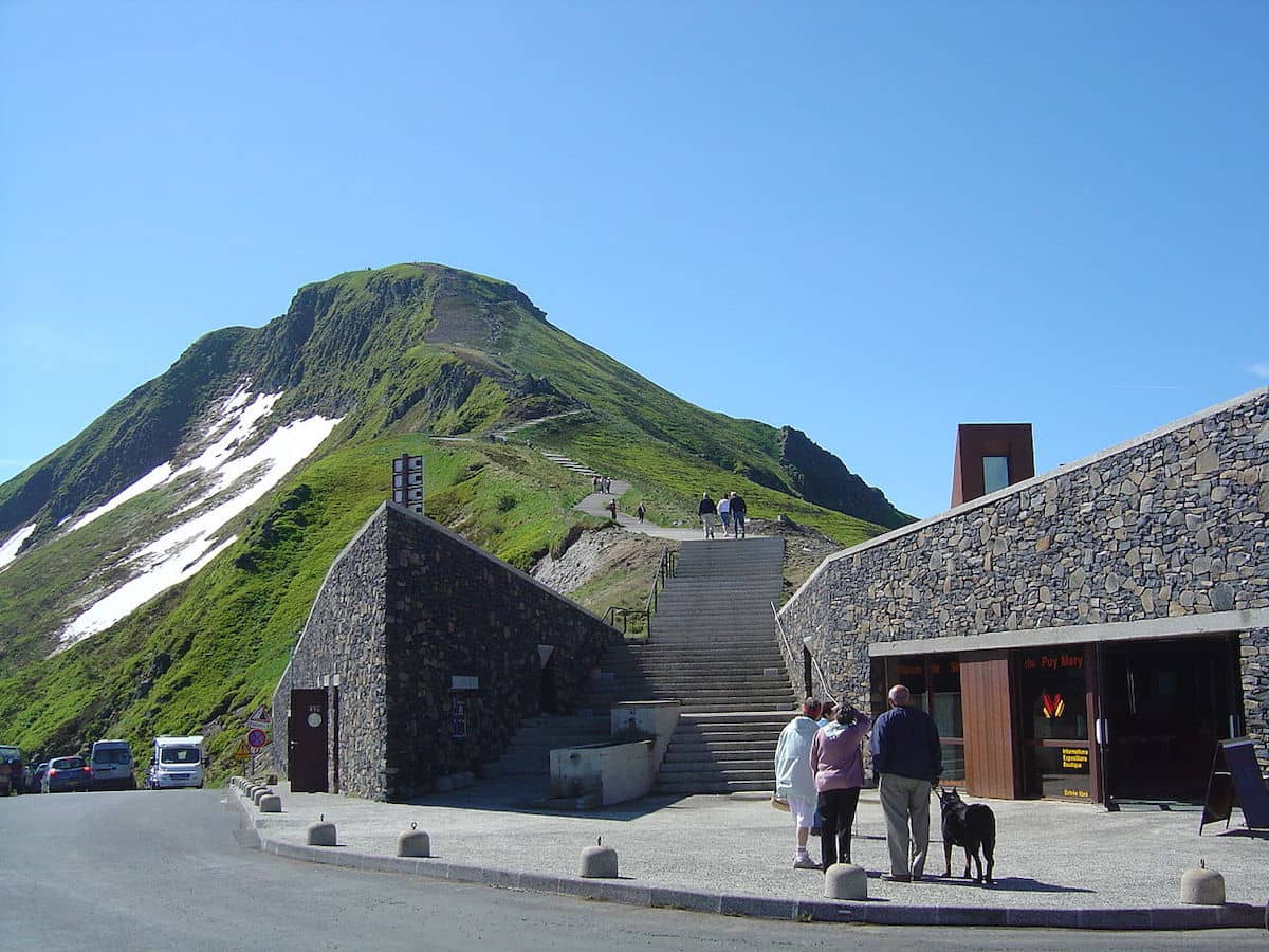 Grand Gite Groupe Cantal 15